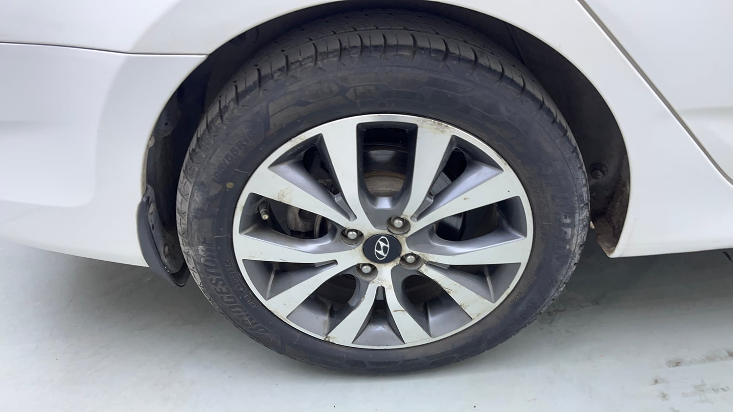 Used 2015 Hyundai Verna Fluidic 1.6 VTVT SX Petrol Manual tyres RIGHT REAR TYRE RIM VIEW