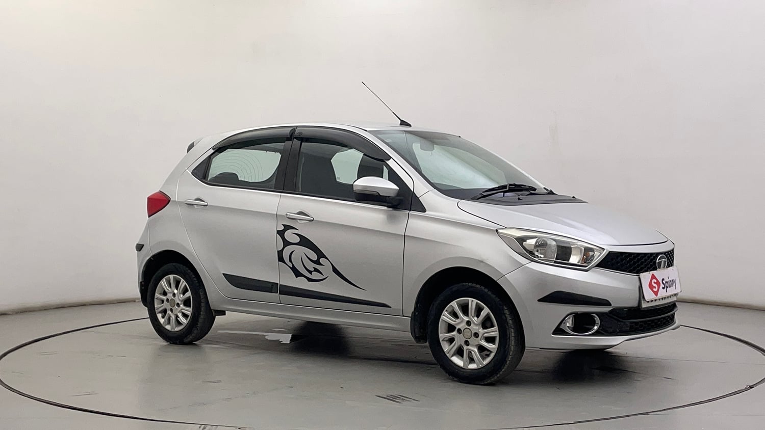 Used 2018 Tata Tiago Revotron XZ Petrol Manual exterior RIGHT FRONT CORNER VIEW