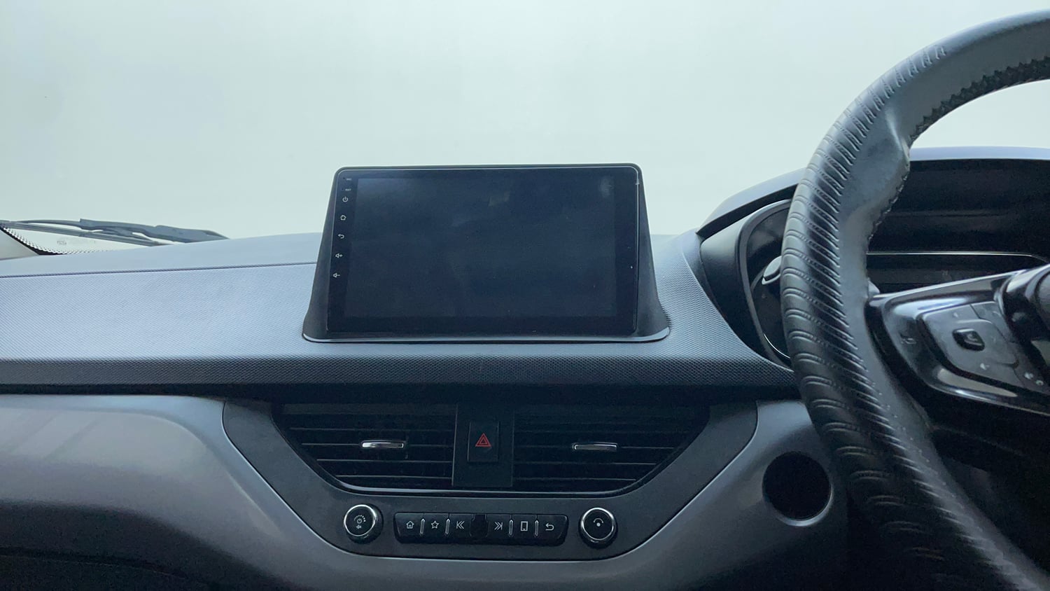 Used 2022 Tata Nexon XMA (S) Petrol Automatic top_features Integrated (in-dash) music system