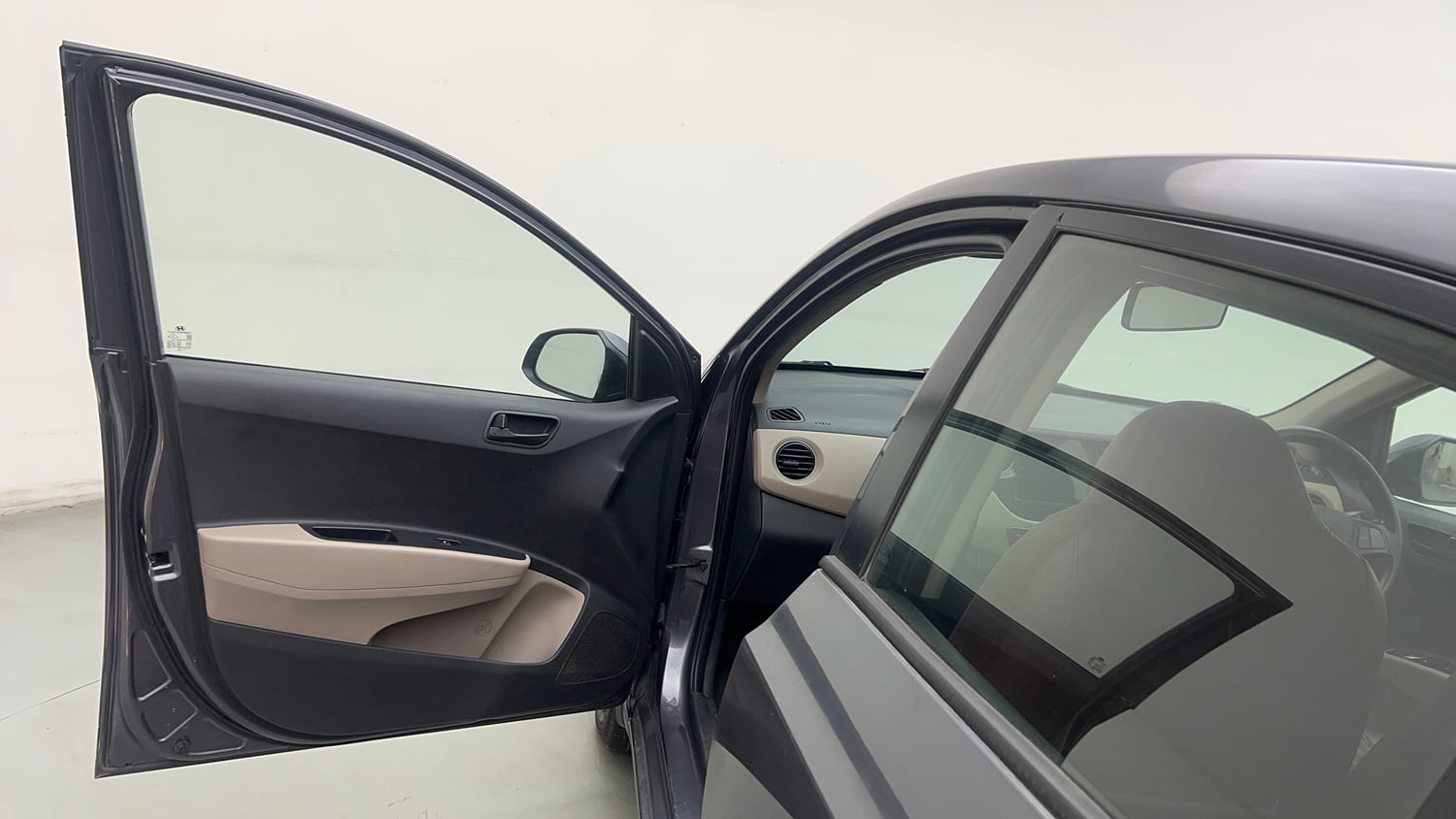 Used 2018 Hyundai Xcent E+ CNG (Outside Fitted) Cng Manual interior LEFT FRONT DOOR OPEN VIEW