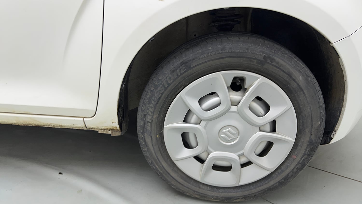 Used 2024 Maruti Suzuki Ignis Sigma 1.2 MT Petrol Manual tyres RIGHT FRONT TYRE RIM VIEW