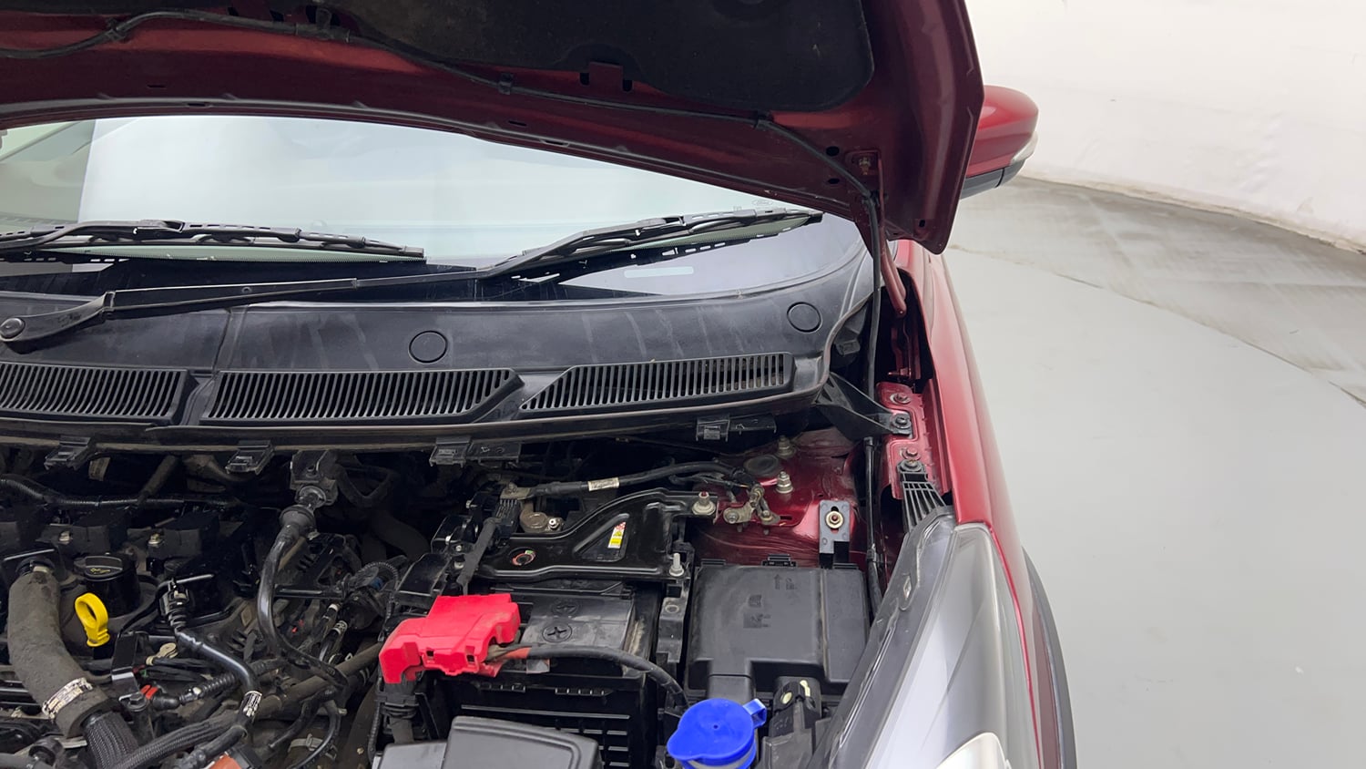Used 2019 Ford Freestyle Titanium Plus 1.2 Ti-VCT Petrol Manual engine ENGINE LEFT SIDE HINGE & APRON VIEW