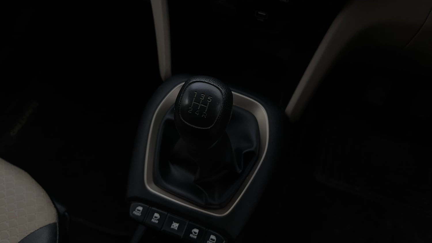 Used 2022 Hyundai Santro Sportz Petrol Manual interior GEAR  KNOB VIEW