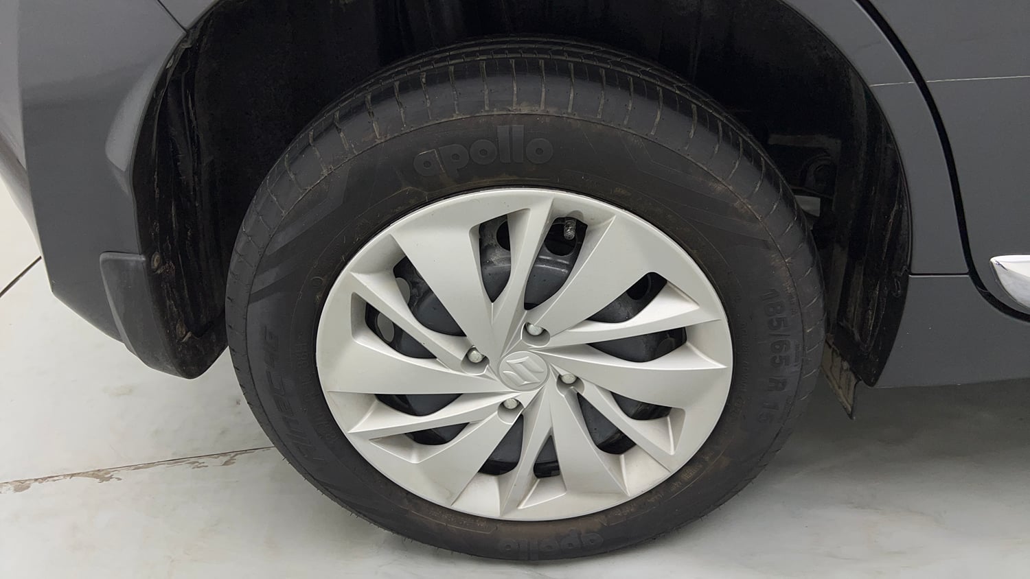 Used 2025 Maruti Suzuki Baleno Delta MT Petrol Manual tyres RIGHT REAR TYRE RIM VIEW