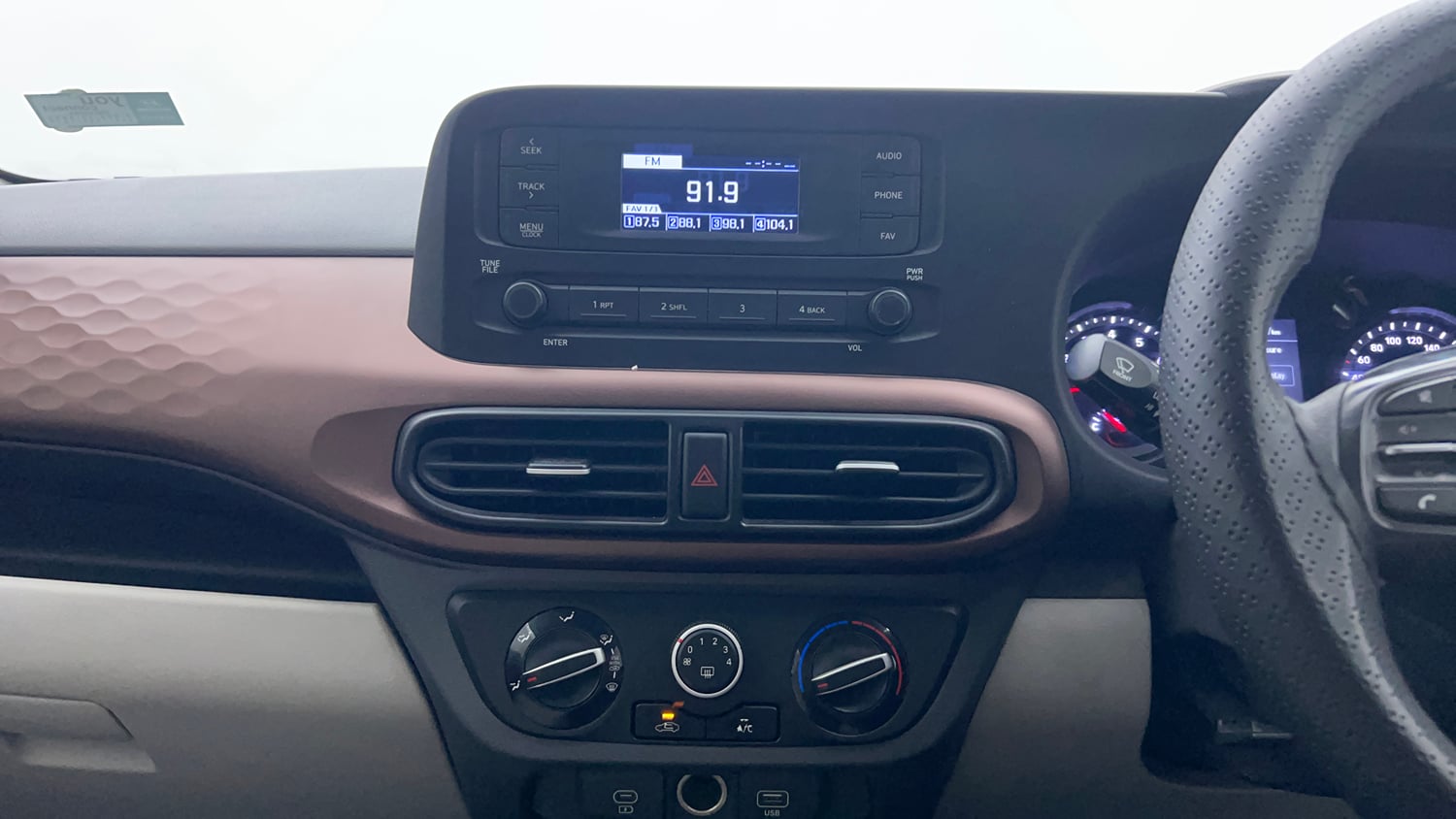 Used 2023 Hyundai Aura S 1.2 Petrol Petrol Manual interior MUSIC SYSTEM & AC CONTROL VIEW