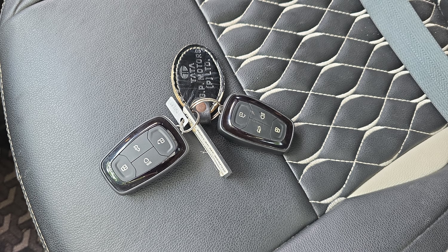 Used 2023 Tata Punch Accomplished MT Petrol Manual extra CAR KEY VIEW
