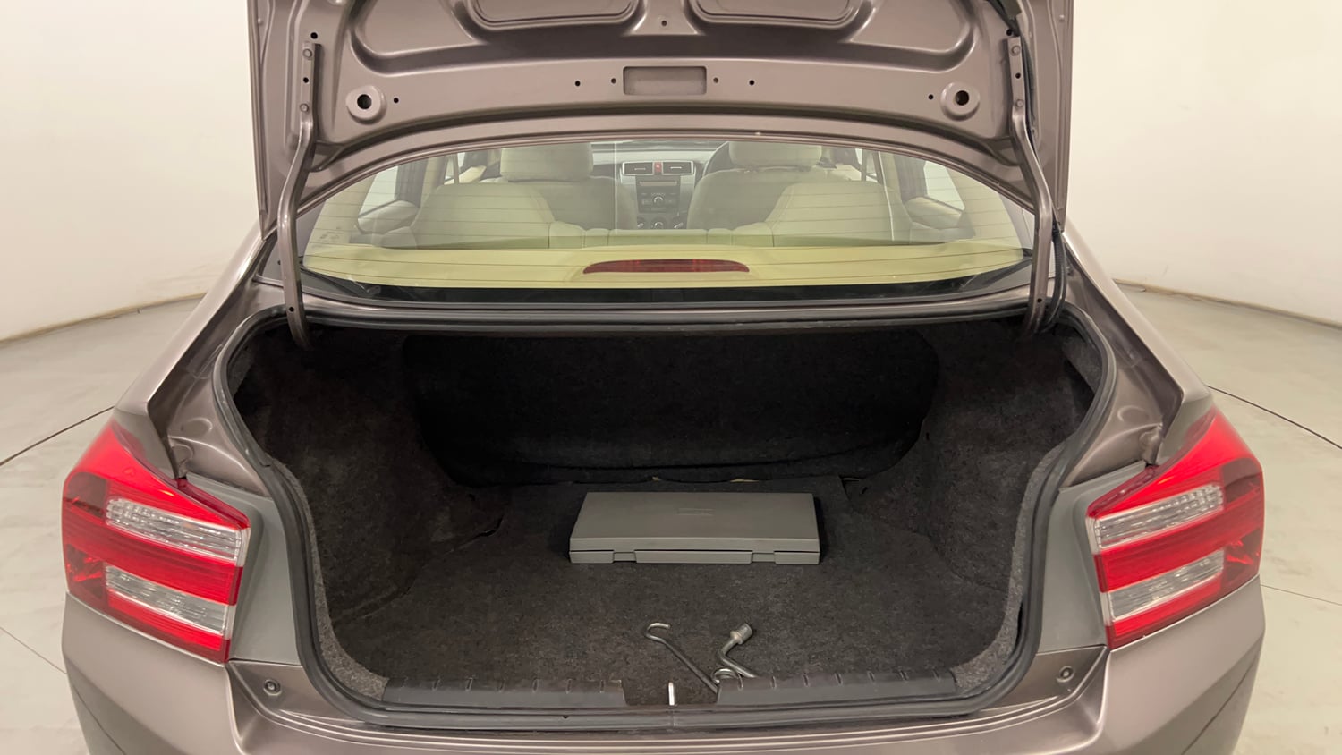 Used 2012 Honda City 1.5 V MT Petrol Manual interior DICKY INSIDE VIEW