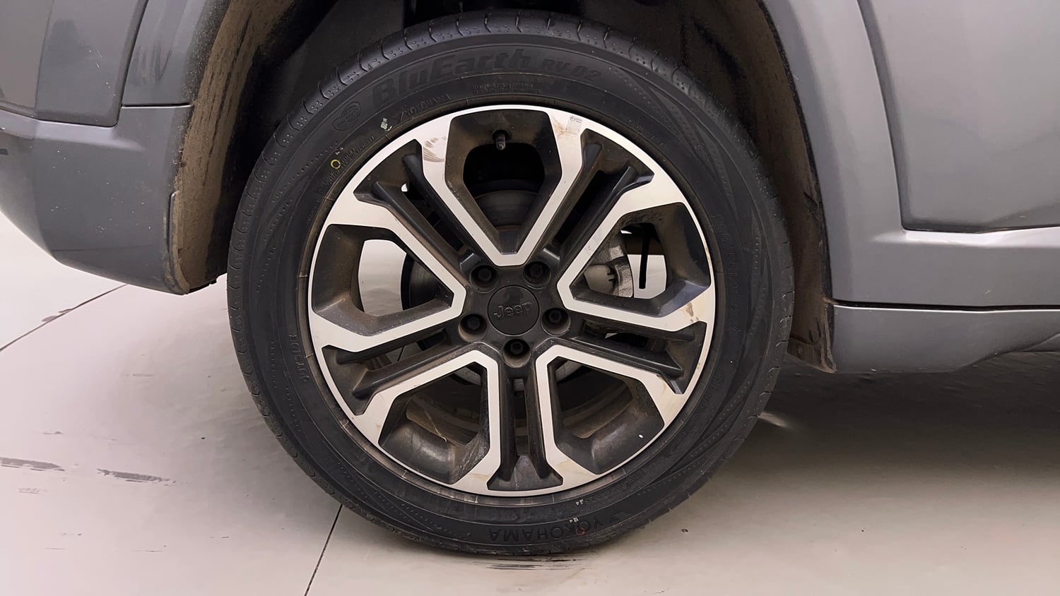 Used 2021 Jeep Compass Model S (O) 1.4 Petrol DCT Petrol Automatic tyres RIGHT REAR TYRE RIM VIEW