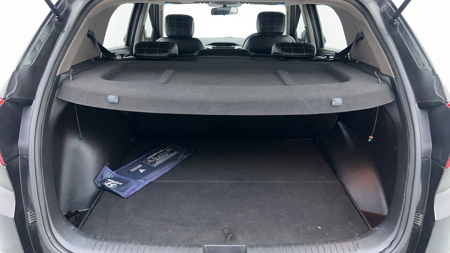 Used 2016 Hyundai Creta 1.6 SX Diesel Manual interior DICKY INSIDE VIEW