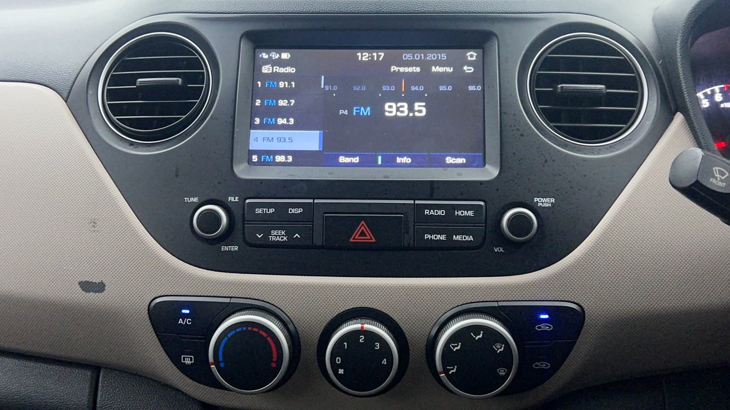 Used 2019 Hyundai Grand i10 Sportz 1.2 Kappa VTVT Petrol Manual interior MUSIC SYSTEM & AC CONTROL VIEW