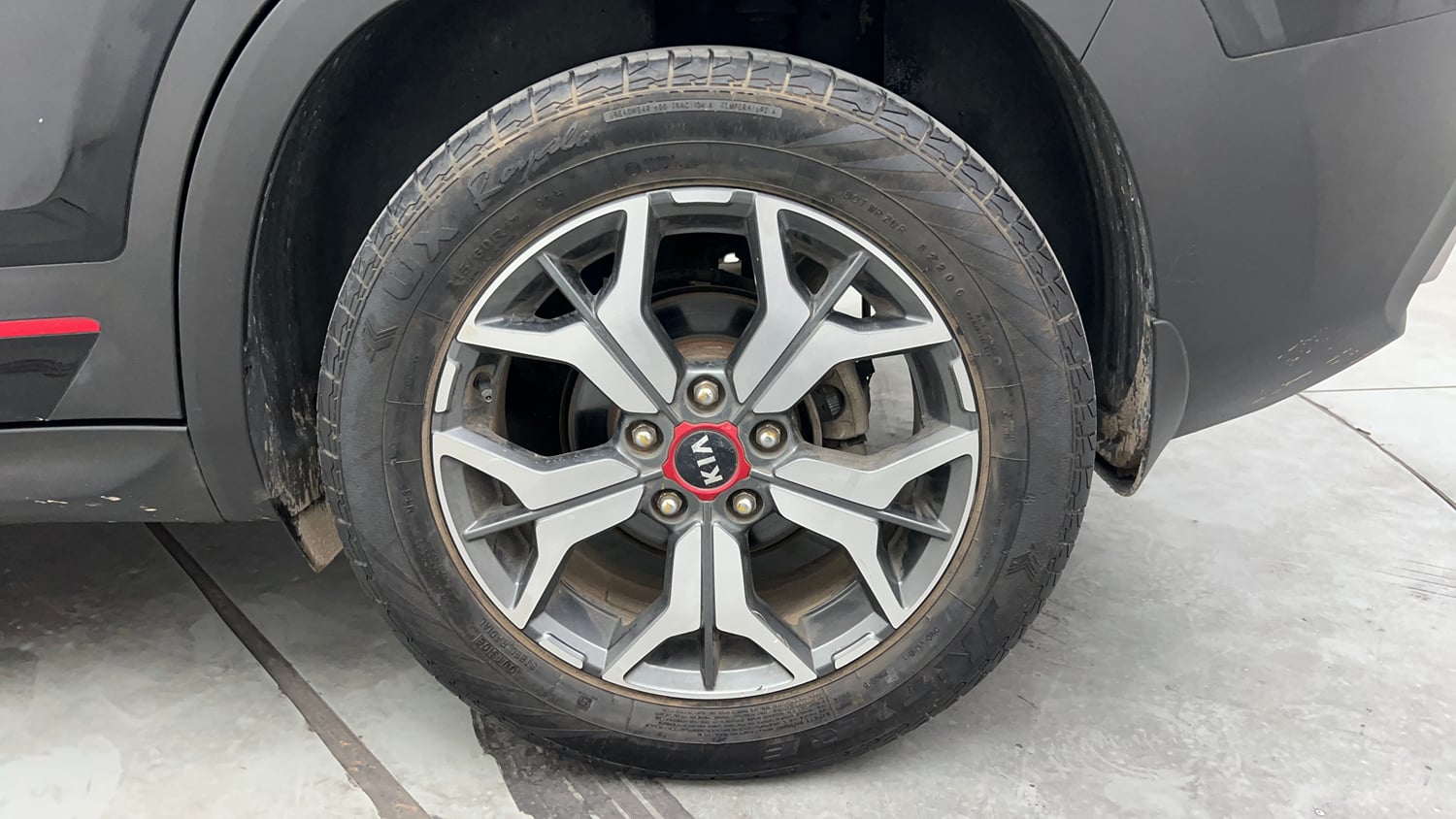 Used 2021 Kia Seltos GTX Plus 1.4 DCT Petrol Automatic tyres LEFT REAR TYRE RIM VIEW