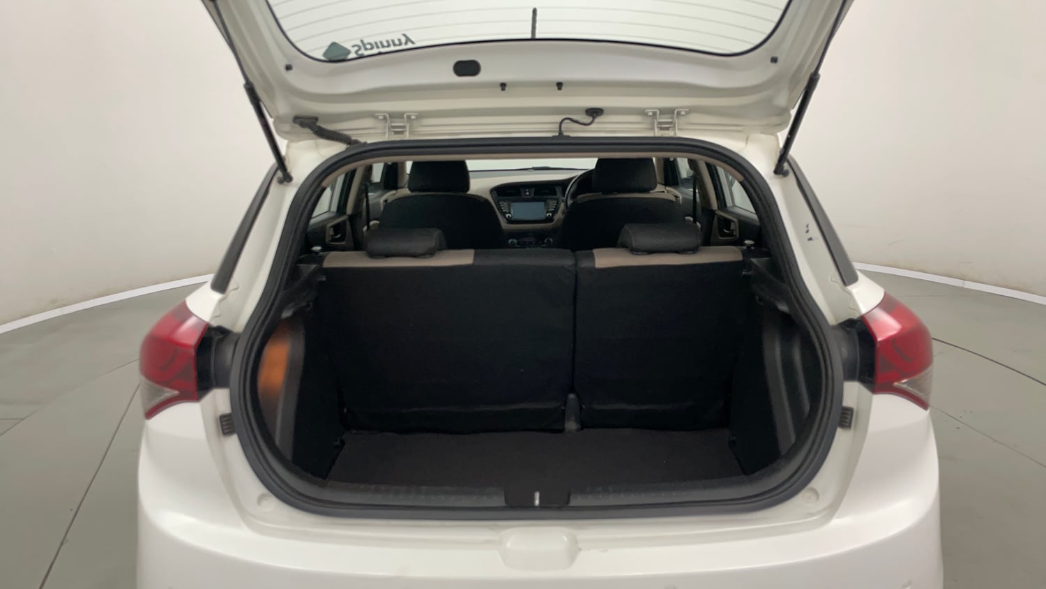 Used 2017 Hyundai Elite i20 Asta 1.2 (O) Petrol Manual interior DICKY INSIDE VIEW