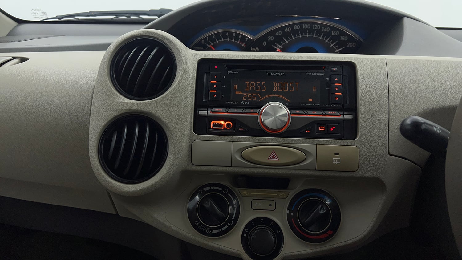 Used 2015 Toyota Etios Liva G Petrol Manual top_features Integrated (in-dash) music system