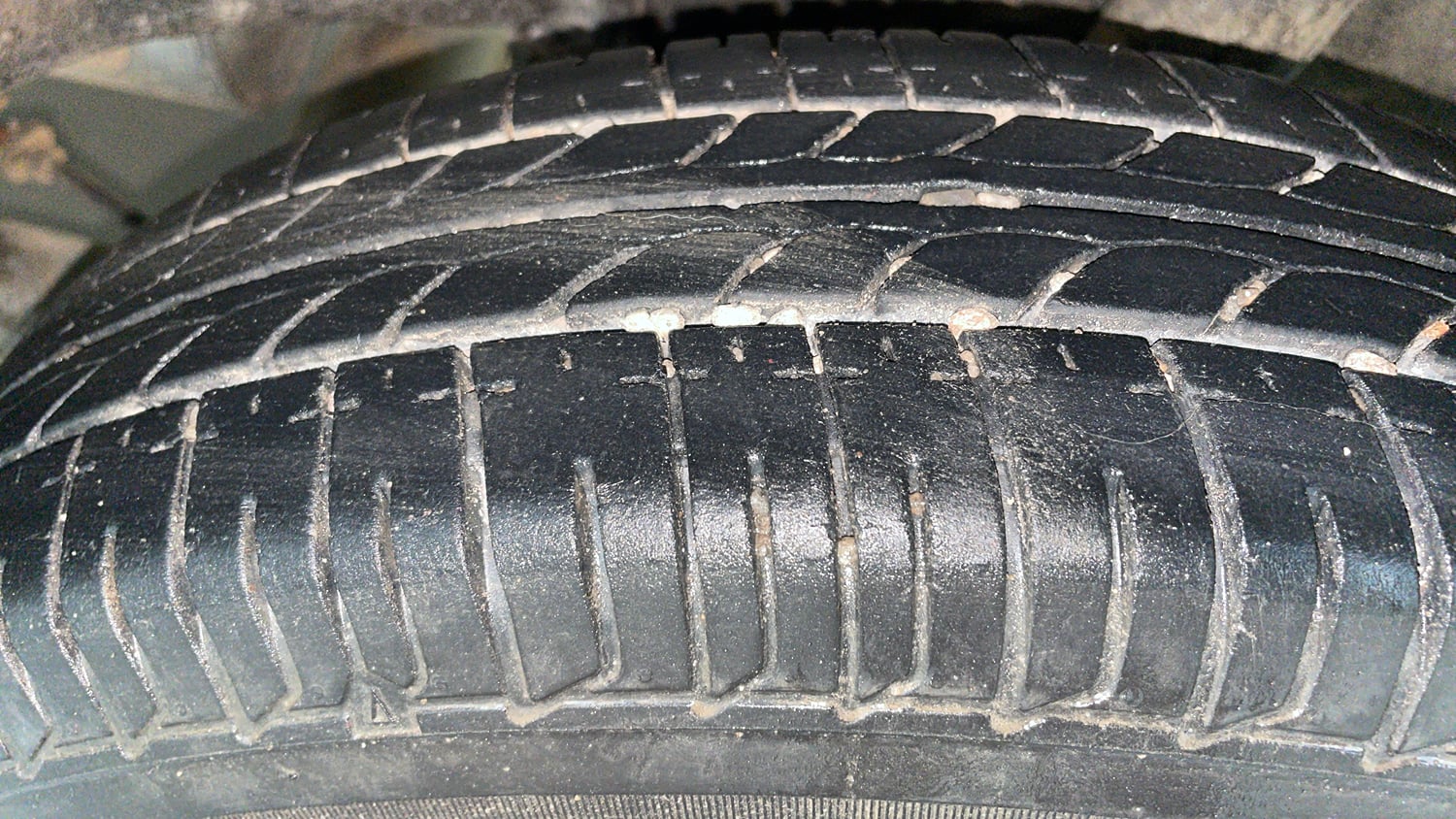 Used 2016 Datsun Redi-GO T (O) Petrol Manual tyres LEFT REAR TYRE TREAD VIEW