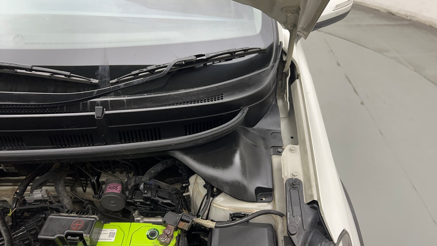 Used 2016 Hyundai i20 Active 1.2 SX Petrol Manual engine ENGINE LEFT SIDE HINGE & APRON VIEW