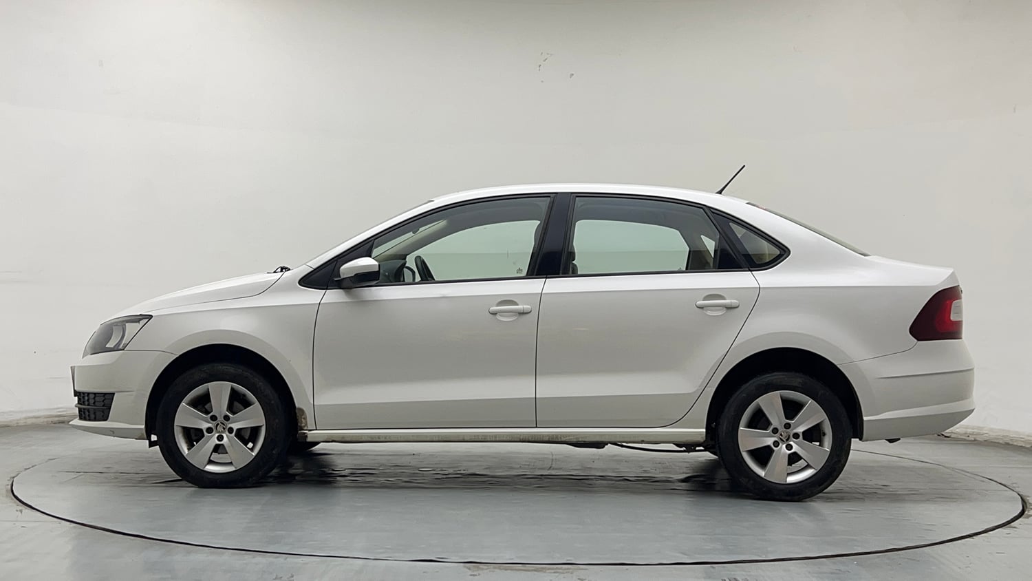 Used 2020 Skoda Rapid Active 1.0 TSI MT Petrol Manual exterior LEFT SIDE VIEW