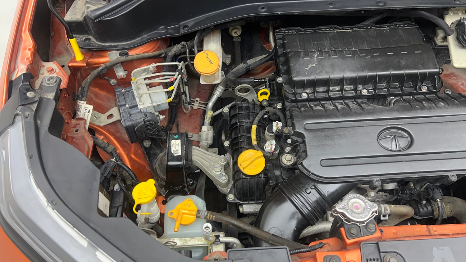 Used 2021 Tata Punch Adventure Rhythm Pack MT Petrol Manual engine ENGINE RIGHT SIDE VIEW