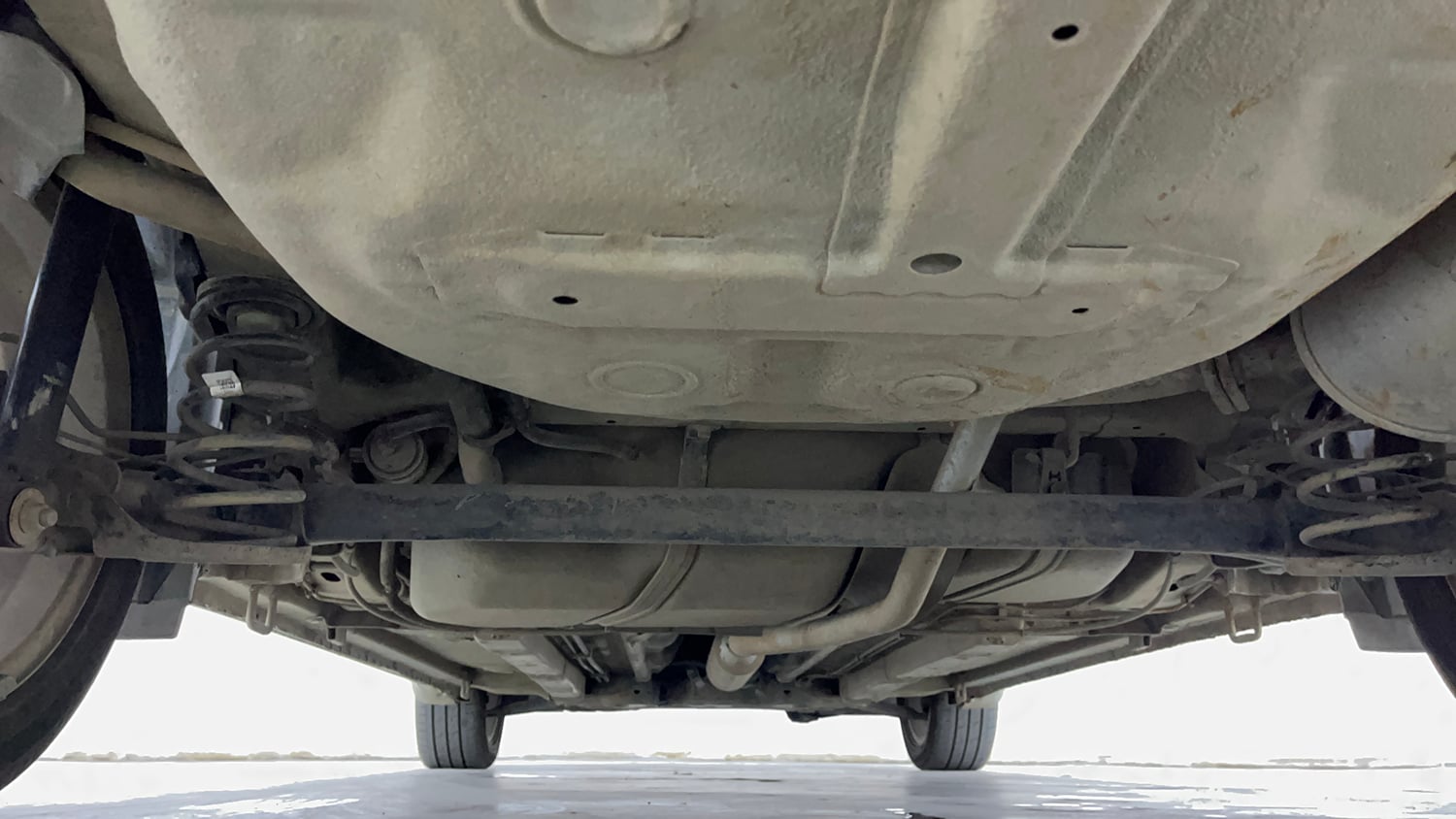 Used 2017 Maruti Suzuki Ciaz Alpha 1.4 AT Petrol Automatic extra REAR UNDERBODY VIEW (TAKEN FROM REAR)