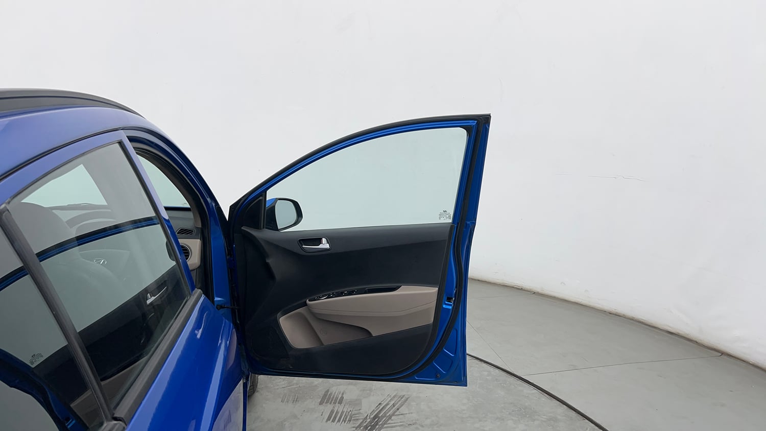 Used 2019 Hyundai Grand i10 Sportz 1.2 Kappa VTVT Petrol Manual interior RIGHT FRONT DOOR OPEN VIEW