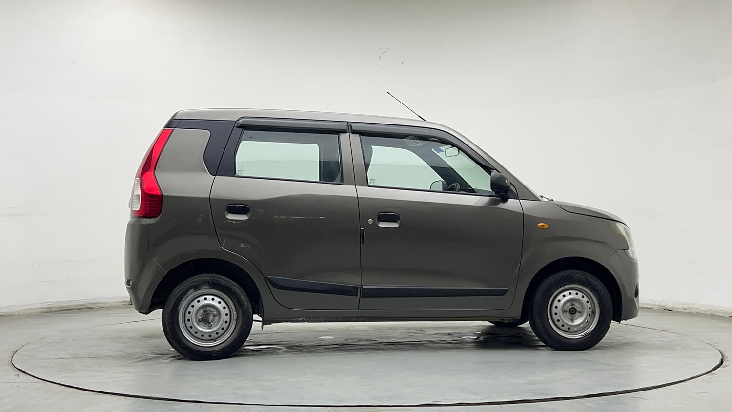 Used 2019 Maruti Suzuki Wagon R LXi 1.0 CNG Cng Manual exterior RIGHT SIDE VIEW