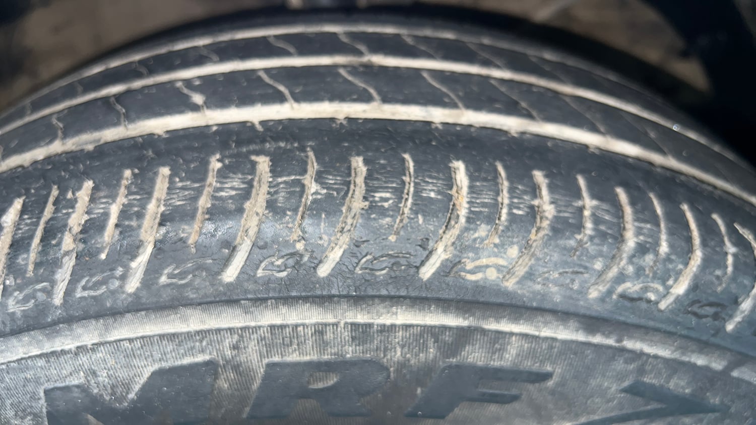 Used 2021 Maruti Suzuki Baleno Sigma Petrol Manual tyres RIGHT FRONT TYRE TREAD VIEW