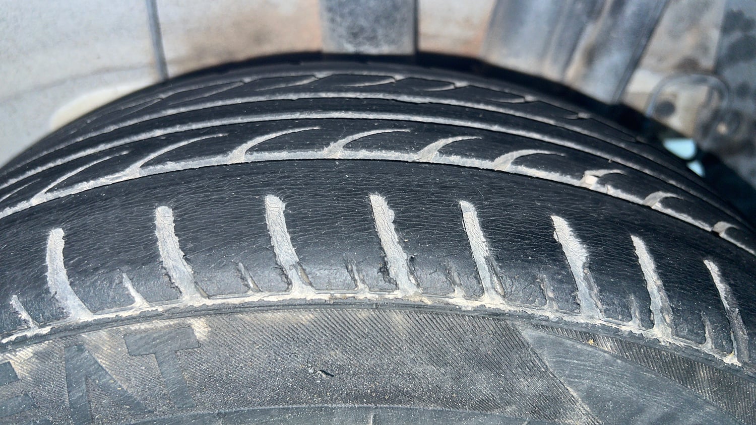 Used 2017 Hyundai Xcent S 1.1 CRDi Diesel Manual tyres LEFT REAR TYRE TREAD VIEW