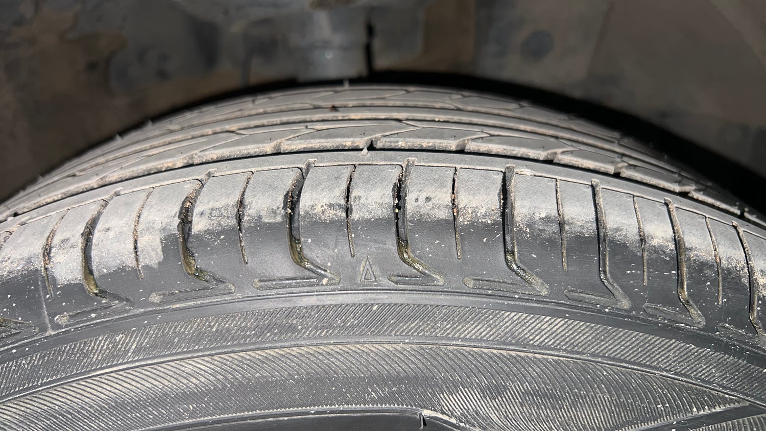 Used 2023 Honda Amaze VX 1.2 Petrol CVT Petrol Automatic tyres RIGHT FRONT TYRE TREAD VIEW