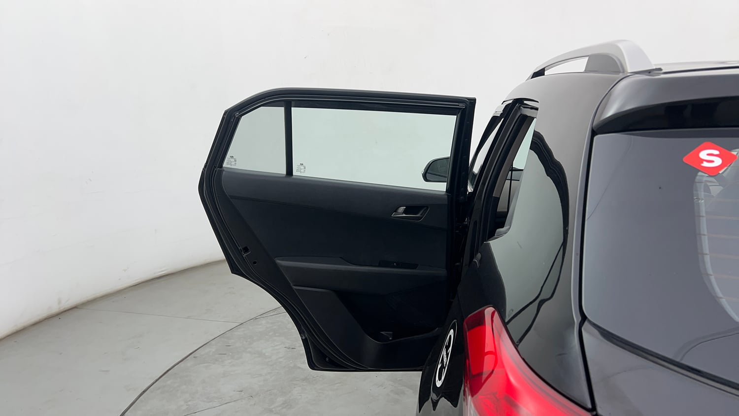 Used 2016 Hyundai Creta 1.6 SX Diesel Manual interior LEFT REAR DOOR OPEN VIEW