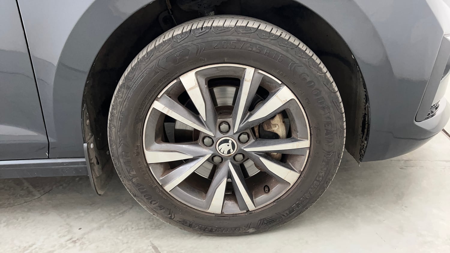Used 2023 Skoda Slavia Style 1.5L TSI DSG Petrol Automatic tyres RIGHT FRONT TYRE RIM VIEW