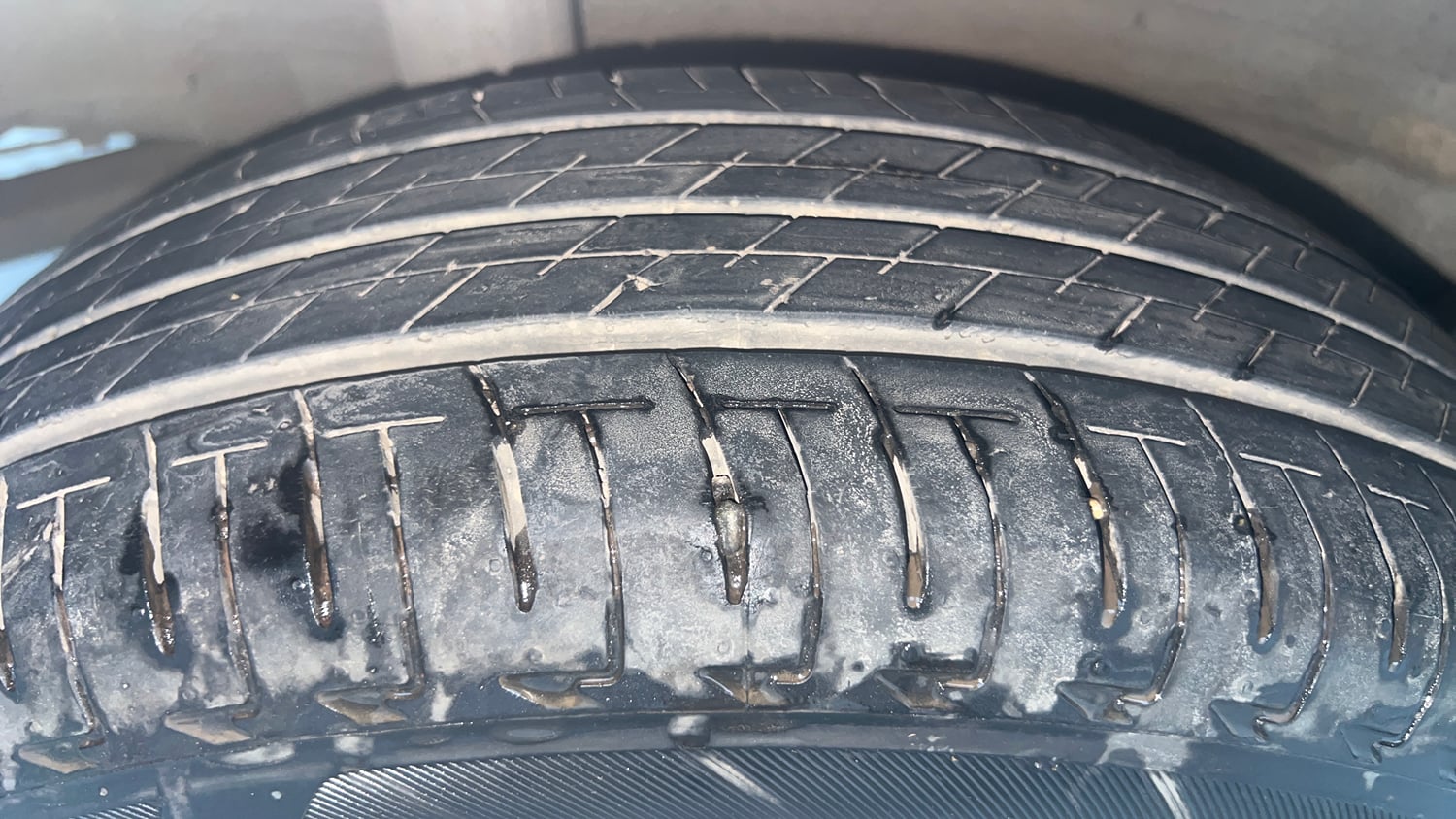 Used 2024 Honda Amaze S 1.2 Petrol CVT Petrol Automatic tyres RIGHT REAR TYRE TREAD VIEW