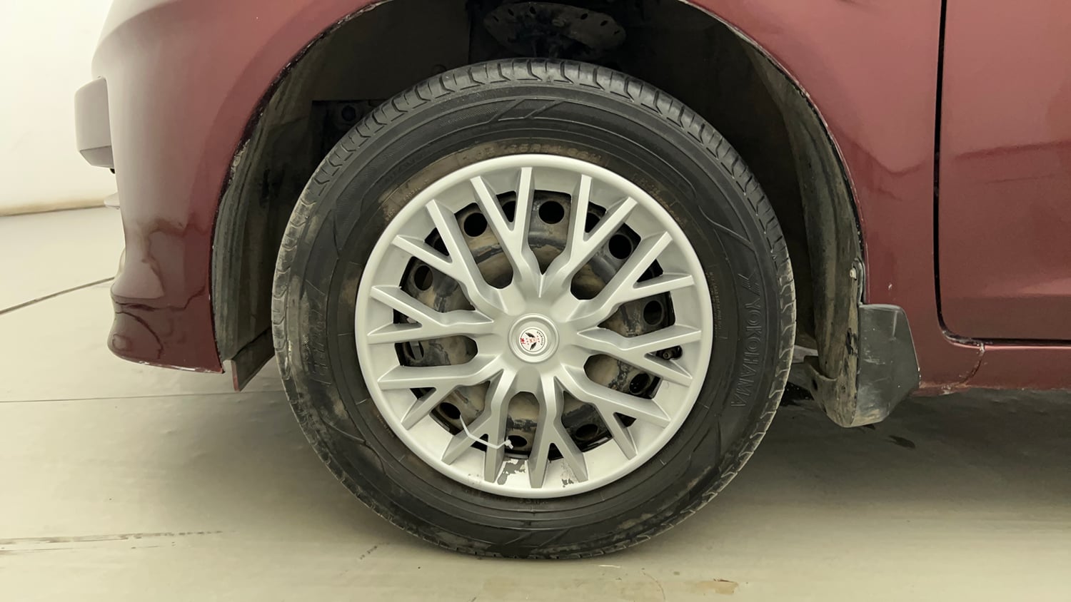 Used 2014 Honda Amaze 1.2 S i-VTEC Petrol Manual tyres LEFT FRONT TYRE RIM VIEW
