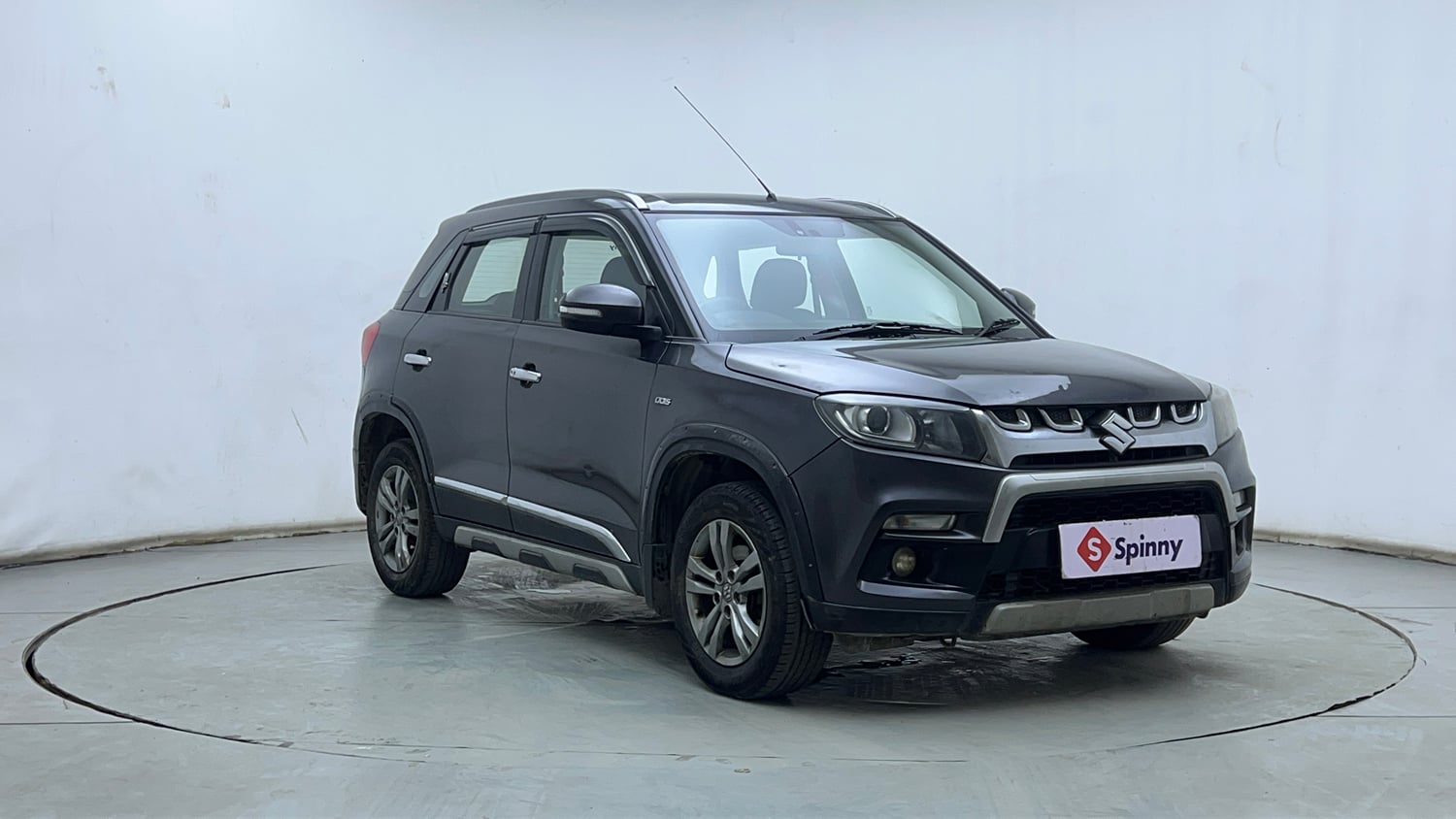 Used 2018 Maruti Suzuki Vitara Brezza [2016-2020] ZDi Plus Diesel Manual exterior RIGHT FRONT CORNER VIEW