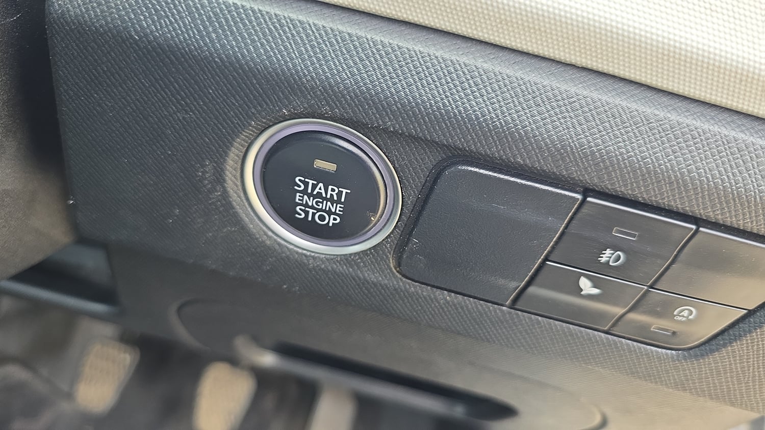 Used 2023 Tata Punch Accomplished MT Petrol Manual top_features Keyless start