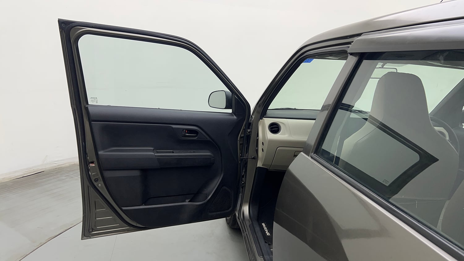 Used 2019 Maruti Suzuki Wagon R LXi 1.0 CNG Cng Manual interior LEFT FRONT DOOR OPEN VIEW