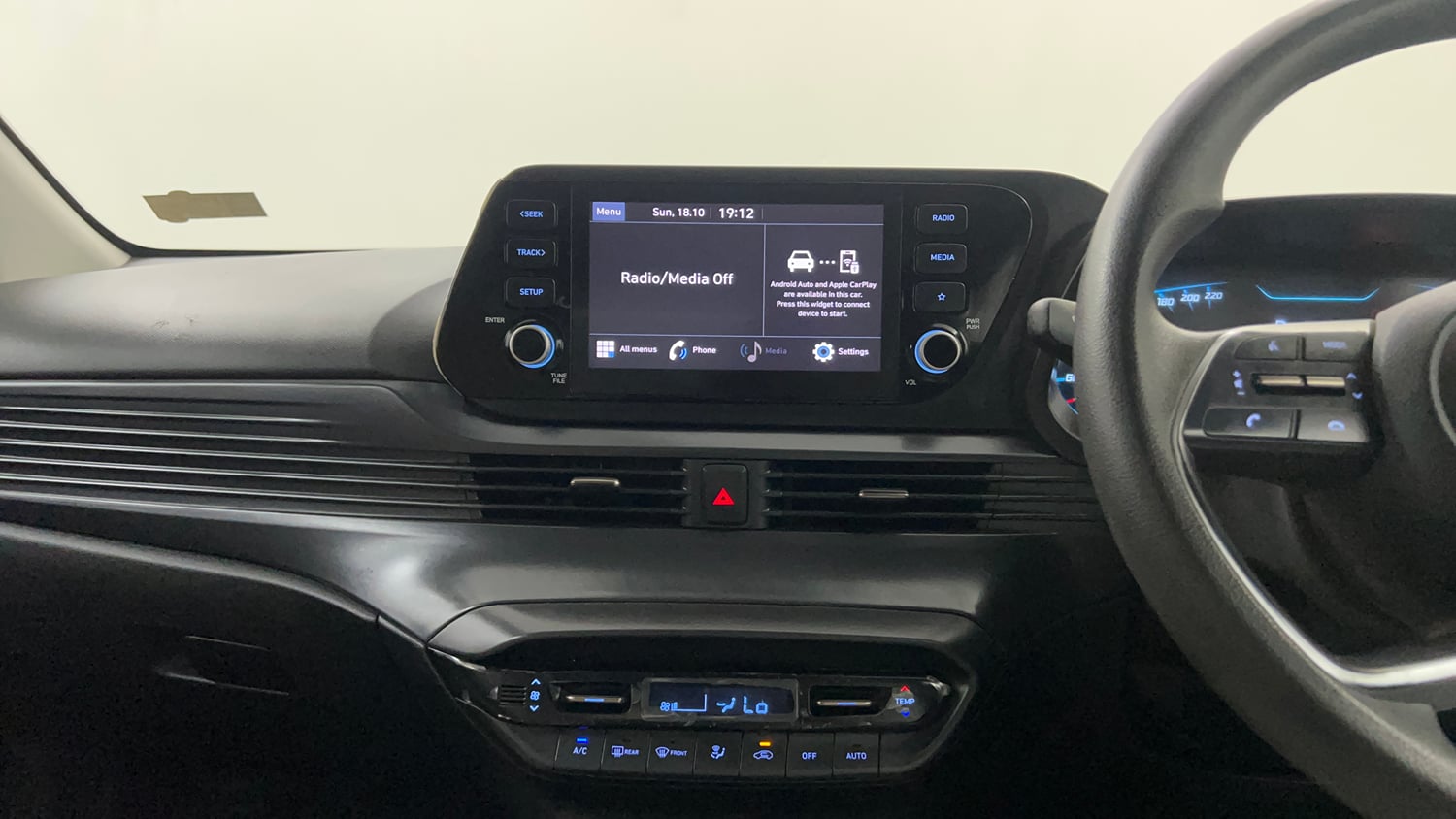 Used 2023 Hyundai i20 Sportz 1.2 IVT Petrol Automatic interior MUSIC SYSTEM & AC CONTROL VIEW
