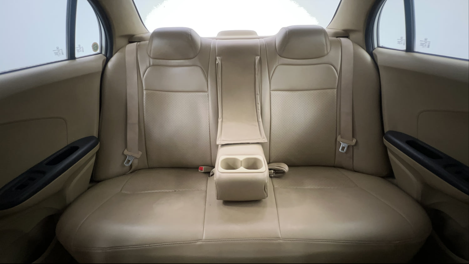 Used 2016 Honda Amaze 1.5 S i-DTEC Diesel Manual interior REAR SEAT CONDITION VIEW