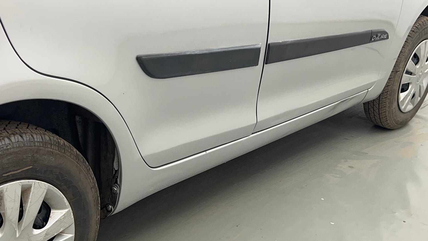 Used 2012 Maruti Suzuki Swift Dzire VXI Petrol Manual dents MINOR DENT