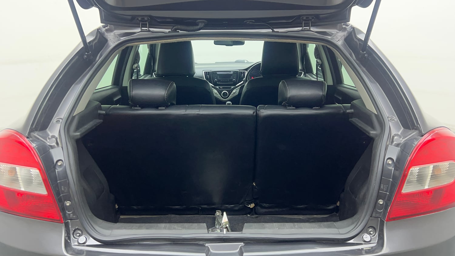 Used 2016 Maruti Suzuki Baleno Zeta 1.2 AT Petrol Automatic interior DICKY INSIDE VIEW