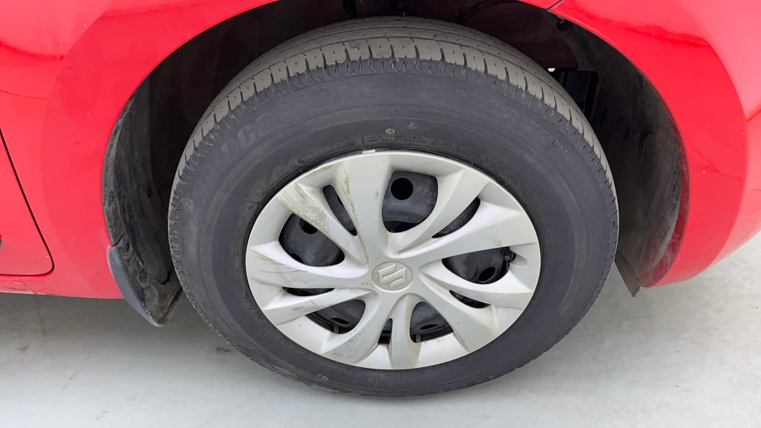 Used 2019 Maruti Suzuki Swift VXi Petrol Manual tyres RIGHT FRONT TYRE RIM VIEW