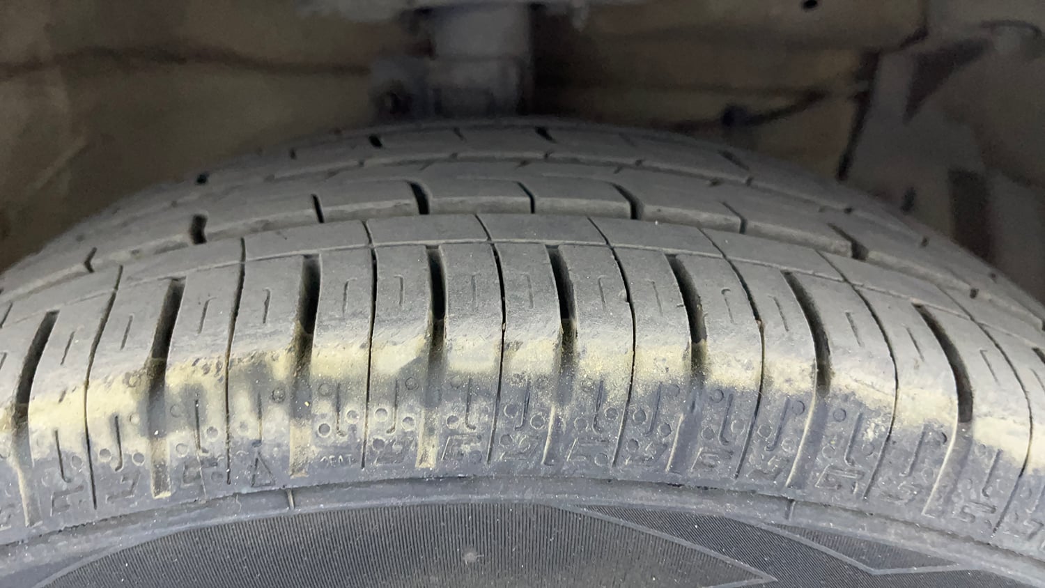 Used 2017 Maruti Suzuki Ciaz Alpha 1.4 AT Petrol Automatic tyres RIGHT FRONT TYRE TREAD VIEW
