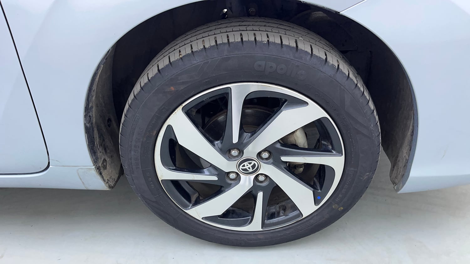 Used 2024 Toyota Glanza V Petrol Manual tyres RIGHT FRONT TYRE RIM VIEW