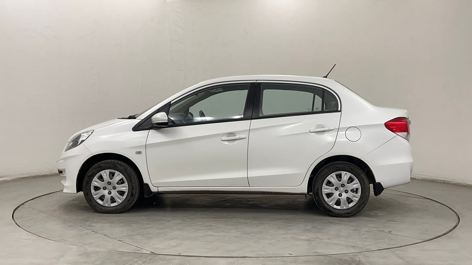 Used 2015 Honda Amaze 1.2 S i-VTEC Petrol Manual exterior LEFT SIDE VIEW