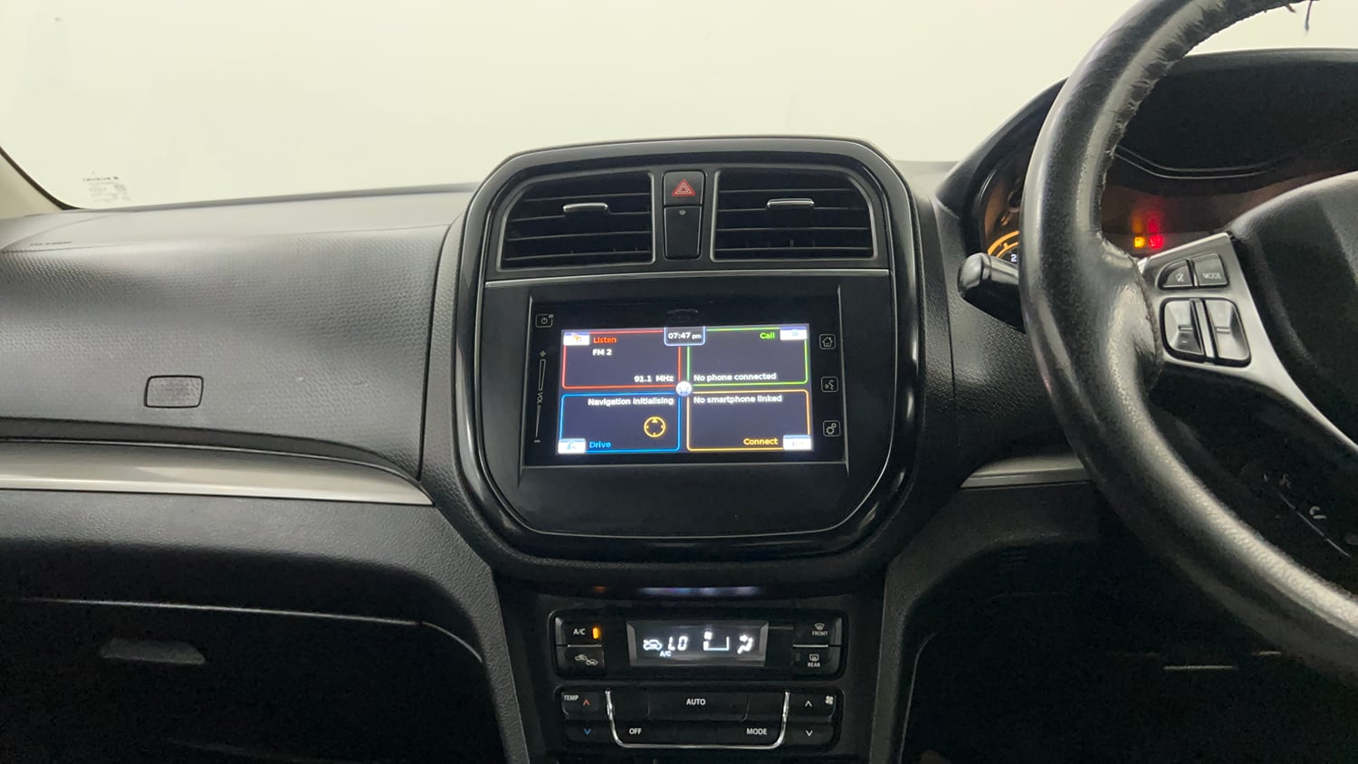 Used 2019 Maruti Suzuki Vitara Brezza [2016-2020] ZDi Plus Diesel Manual interior MUSIC SYSTEM & AC CONTROL VIEW