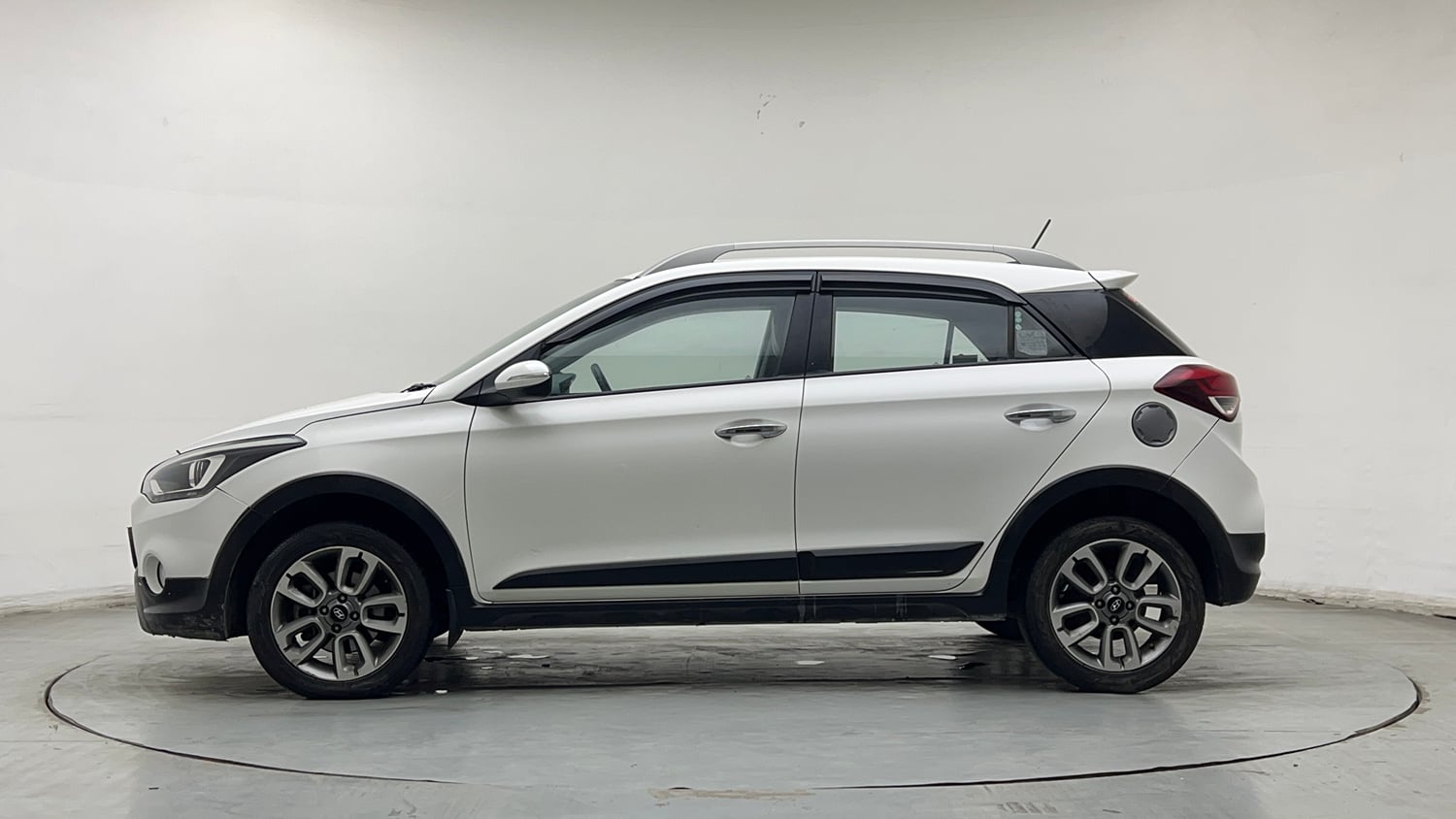 Used 2016 Hyundai i20 Active 1.2 SX Petrol Manual exterior LEFT SIDE VIEW