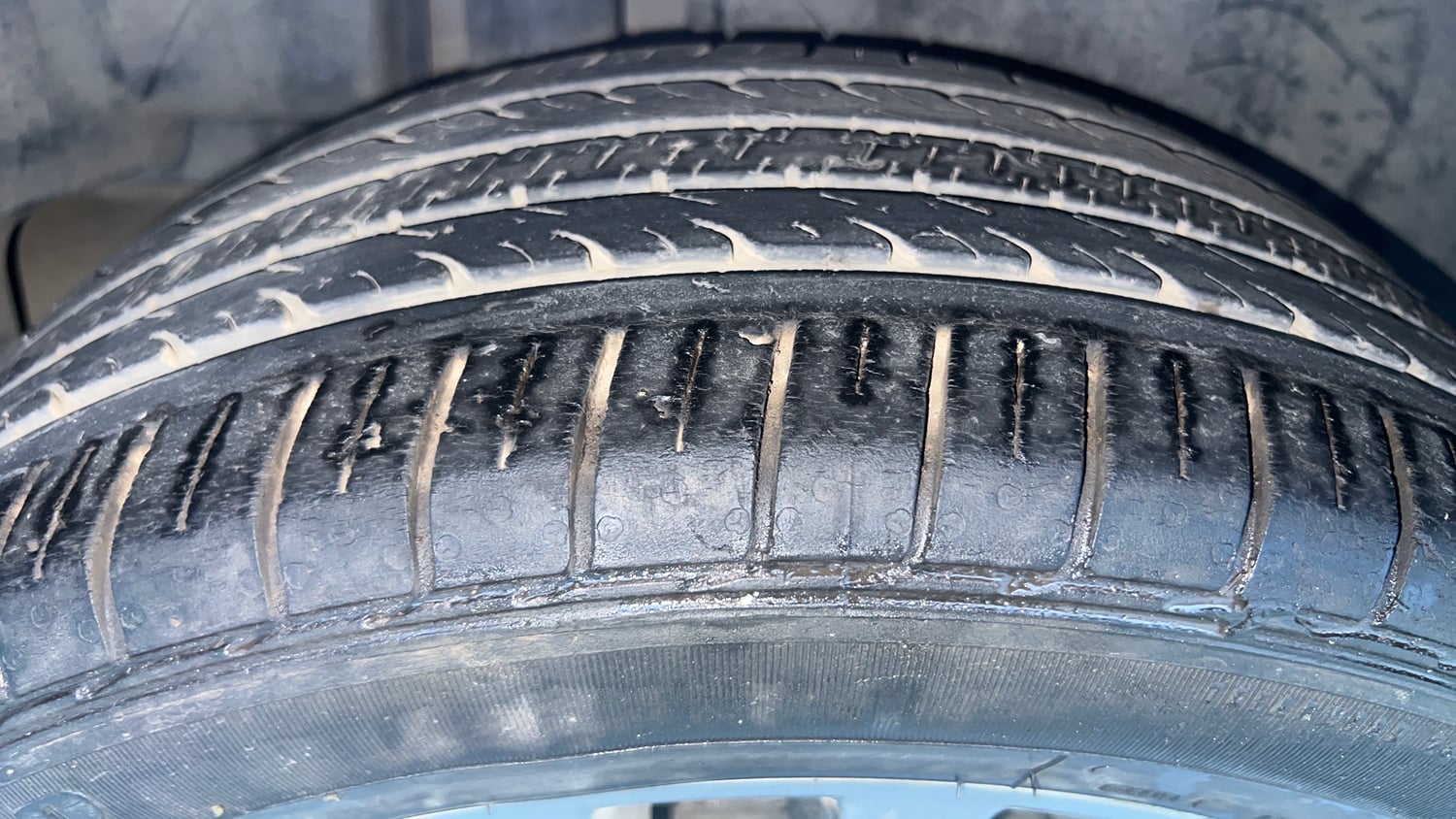 Used 2018 Maruti Suzuki Ciaz Alpha 1.4 AT Petrol Automatic tyres RIGHT REAR TYRE TREAD VIEW