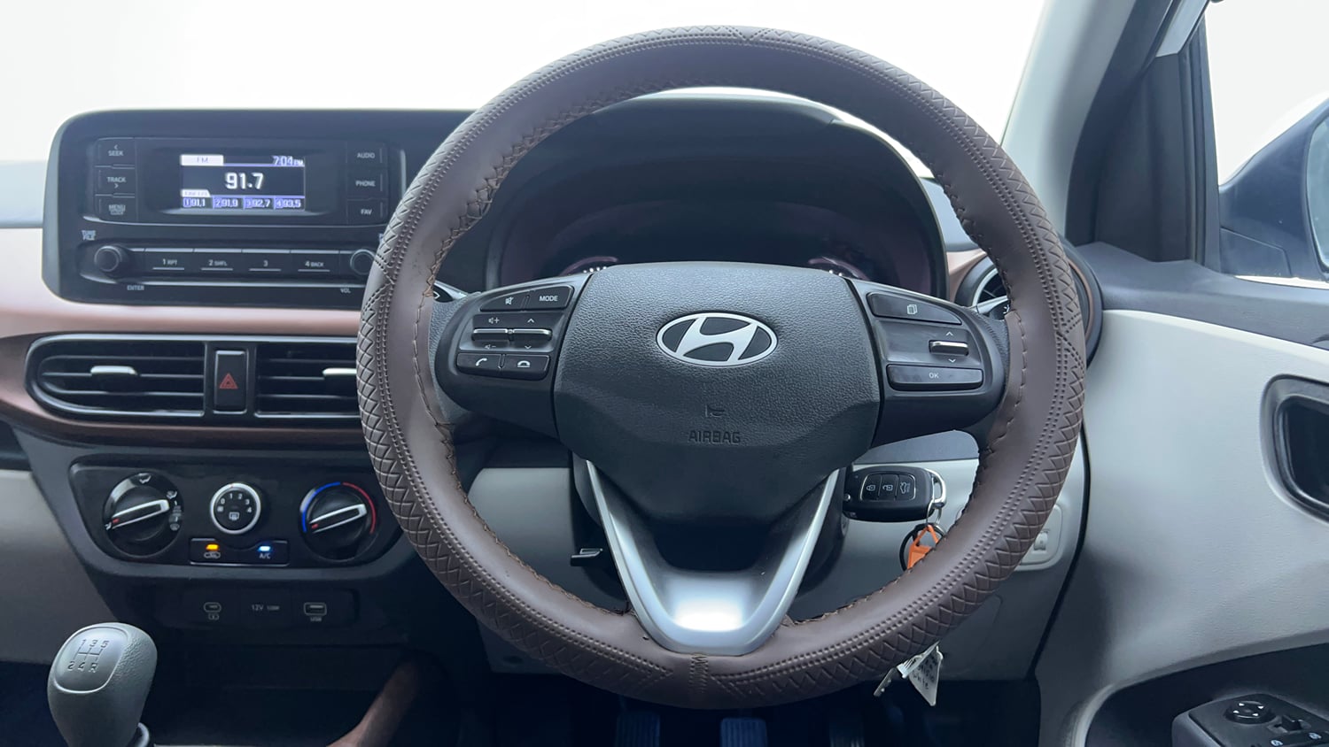 Used 2025 Hyundai Aura S 1.2 Petrol Petrol Manual interior STEERING VIEW
