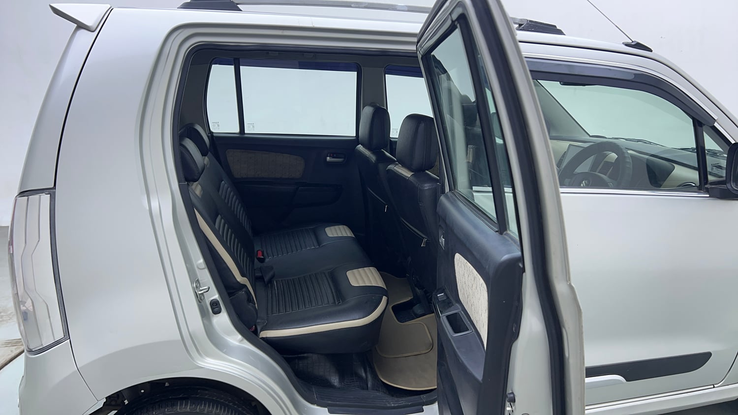 Used 2018 Maruti Suzuki Wagon R VXI+ (O) Petrol Manual interior RIGHT SIDE REAR DOOR CABIN VIEW