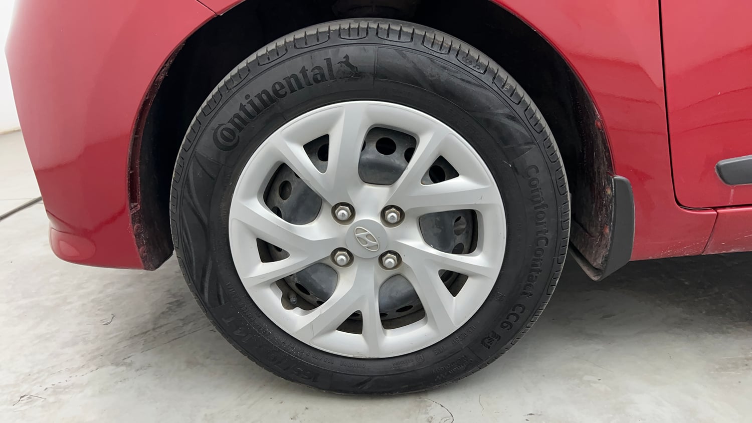 Used 2019 Hyundai Grand i10 Sportz 1.2 Kappa VTVT Petrol Manual tyres LEFT FRONT TYRE RIM VIEW