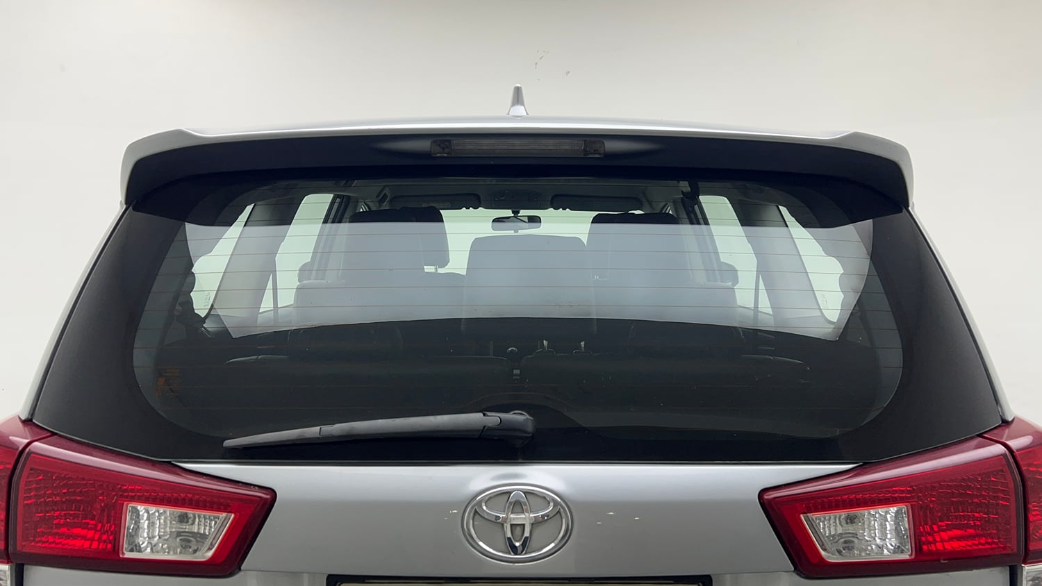 Used 2018 Toyota Innova Crysta 2.4 G 7 STR Diesel Manual exterior BACK WINDSHIELD VIEW