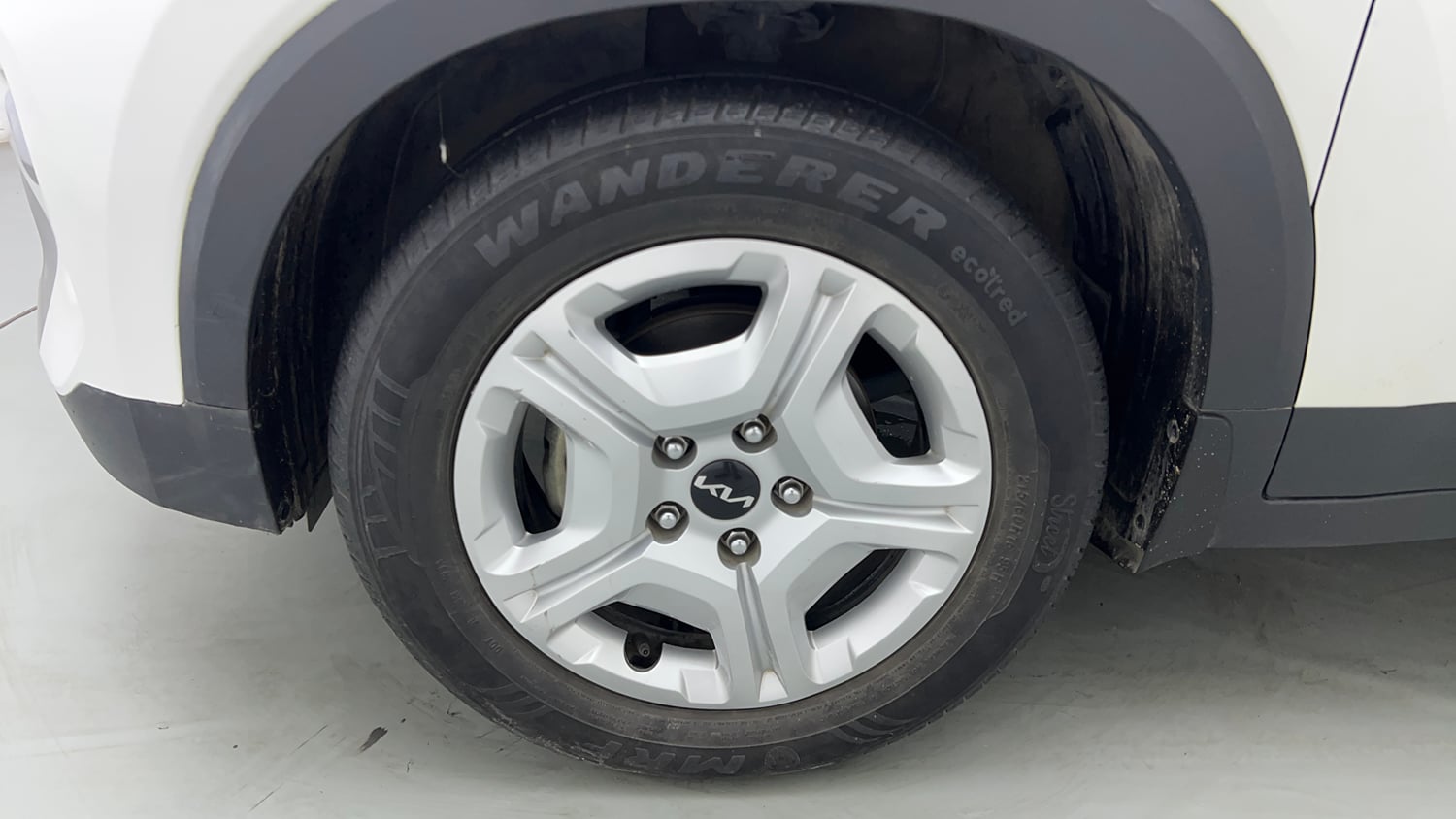 Used 2021 Kia Sonet HTK Plus 1.2 Petrol Manual tyres LEFT FRONT TYRE RIM VIEW